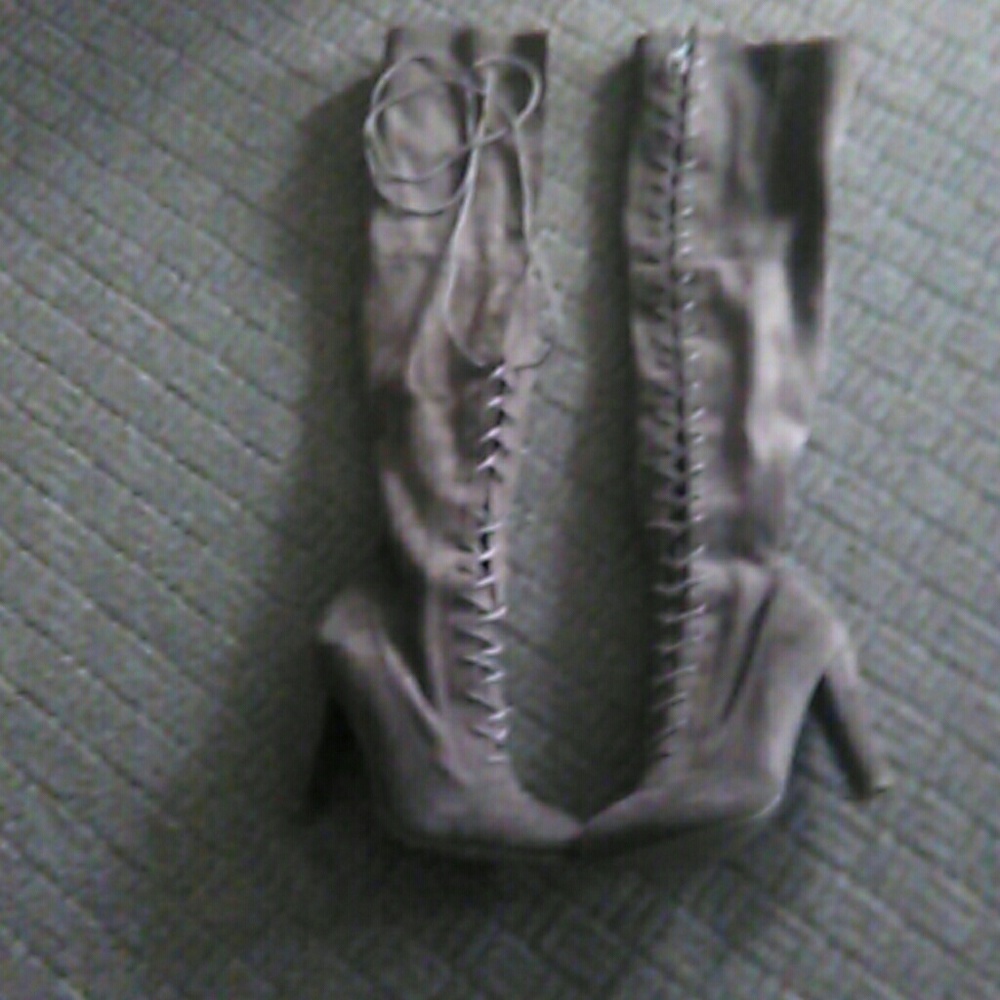 Size 8 never worn brown thigh high faux seude boot